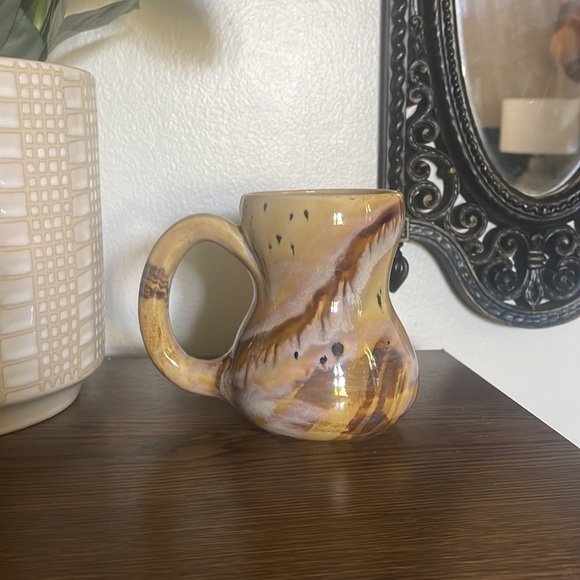 Sublime pottery handcrafted Petite Notched
Gourd Mug, 12 oz. - Picture 1 of 7